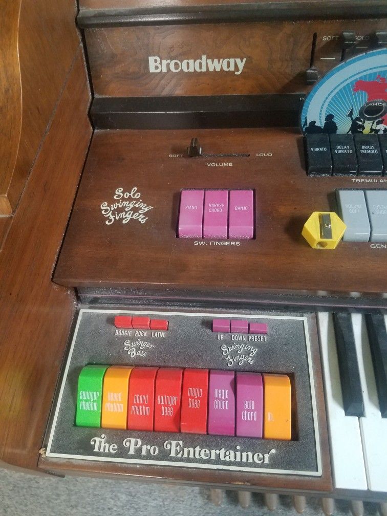 Organ For Sale With Multiple Beats To Practice Too