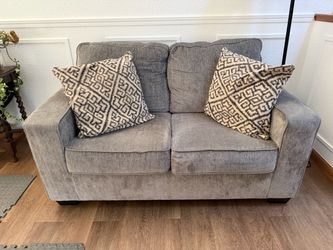 Small couch/sofa