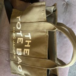 Authentic Marc Jacobs The Tote Bag Medium 
