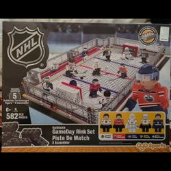 OYO Sports NHL Buildable GameDay Rink Set - 582 Pieces
With 5 players