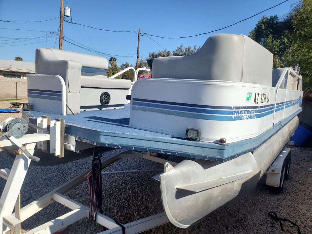 1997 Pontoon Boat 20ft