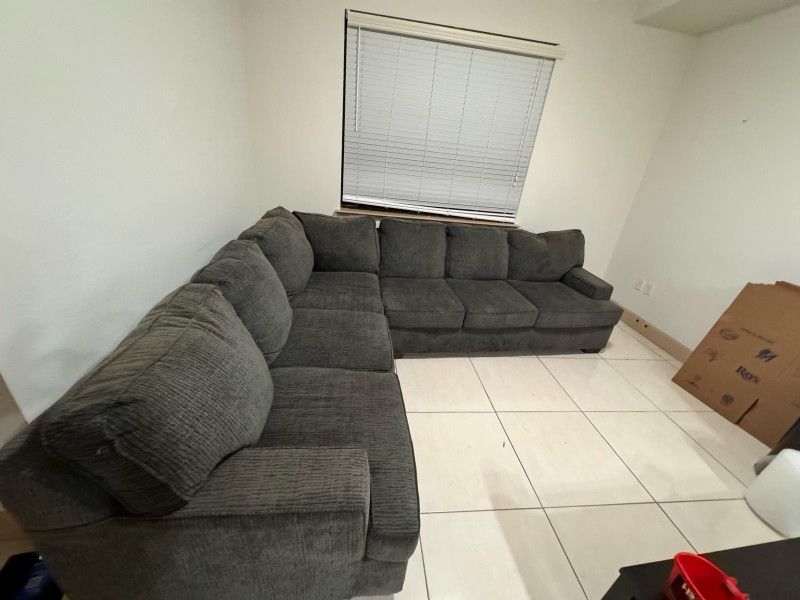 L Shape Couch / Sofa $500 OBO