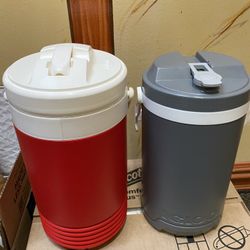 2 Igloo Coolers