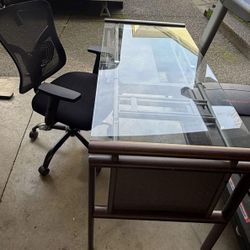 Office Desk/chair 