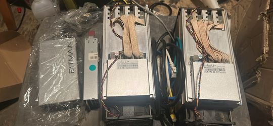 2 Bitmain Antminer L3+ cryptocurrency ASIC miner Bitmain APW3++ 1600W switching power supply