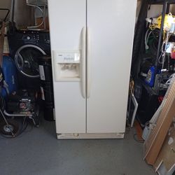 Kenmore Refrigerator 