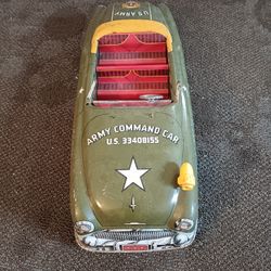 1940's or 50's Amy commander metal car 20 ins long by 7 ins wide battery operated 
