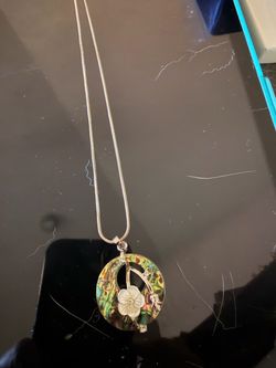 Abalone Shell Pendant Necklace with Flower