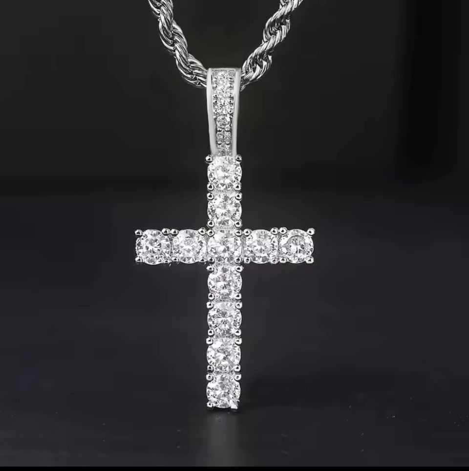 cross pendant necklace