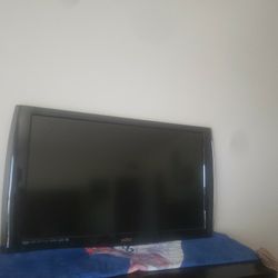 TV, VIZIO 37X21 inches