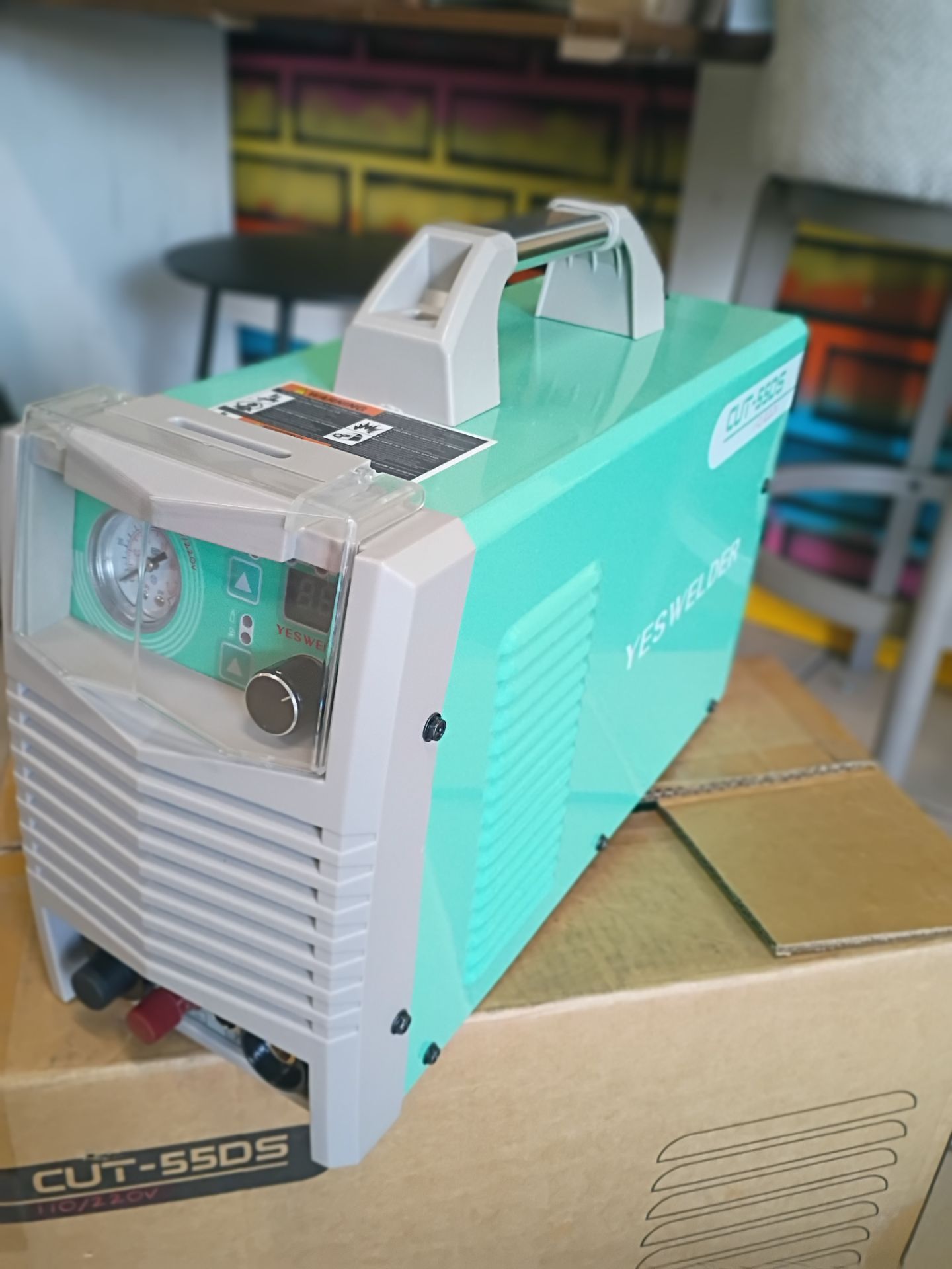 YES WELDER PLASMA CUTTER CUT-55DS DUAL VOLTAGE 110/220V
YesWelder CUT-55DS plasma cutter, a budget-friendly machine designed for cutting metal.
Cutti