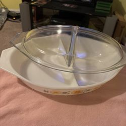 Pyrex casserole Divided Section dish with lid clear 1 And 1/2 Quart