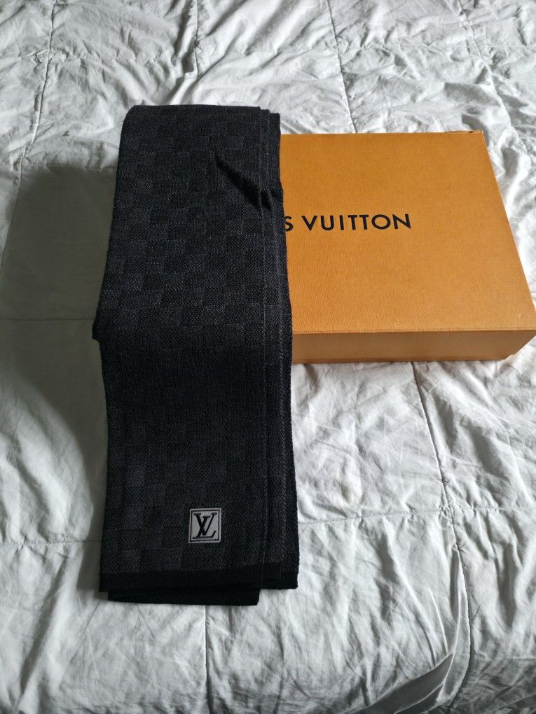 Mens LV scarf