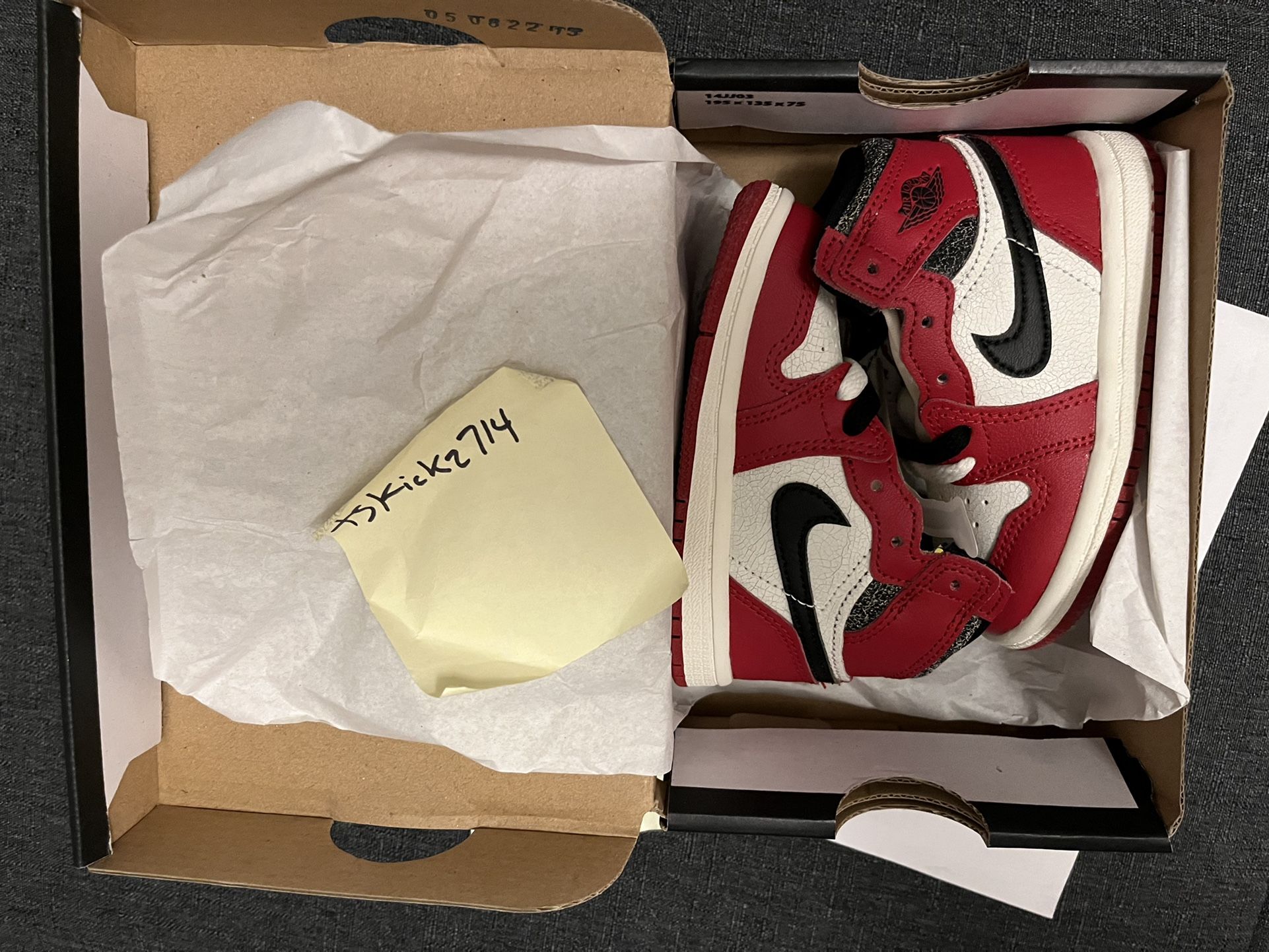Jordan 1 Retro High OG Chicago Lost and Found (TD) 4c