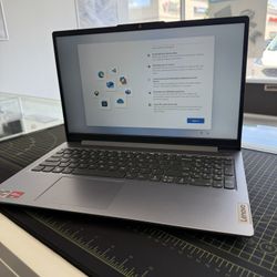 Lenovo - IdeaPad Slim 3 15.6" Full HD Touchscreen 