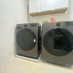 LG ThinQ 4.5cu ft washer and 7.4cu ft dryer bundle