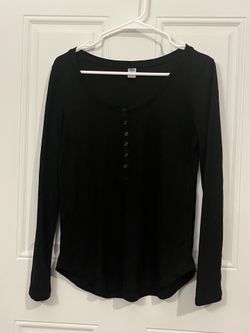 Women’s Petite Medium Old Navy Long Sleeve Henley Black Shirt EUC