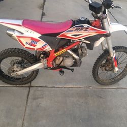 Apollo RFZ 125cc Dirtbike 