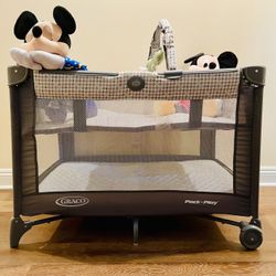 Graco Pack n Play On The Go w/ Mattress