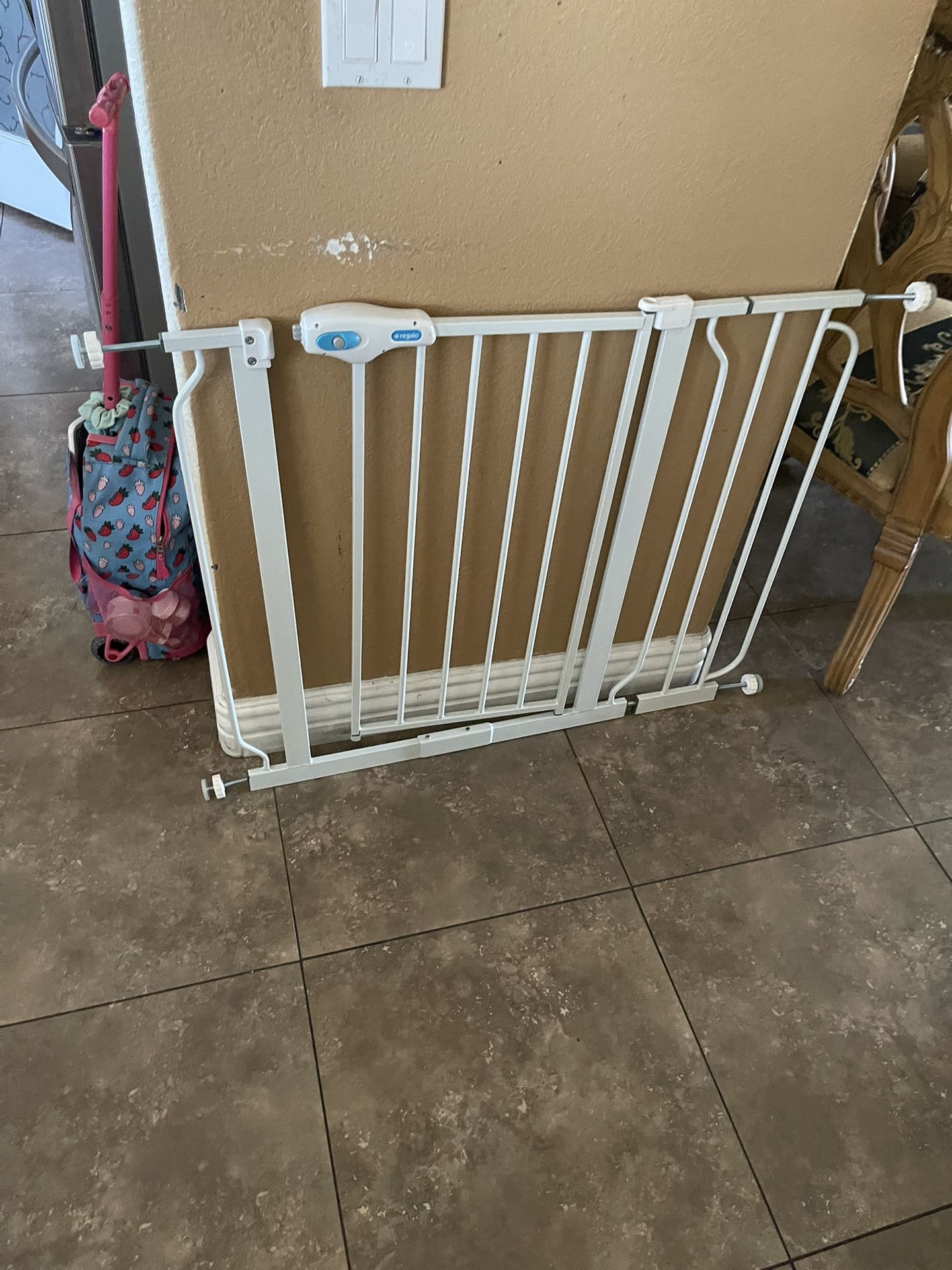 Regalo Up To 42 Inch Wide