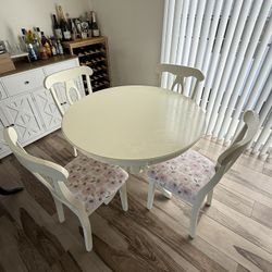 Dining Table + 4 Chairs