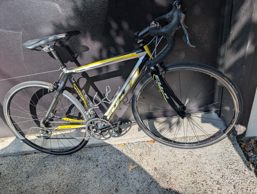 Fuji Team FC770 High Modulus Carbon Road Bike 50cm with Shimano