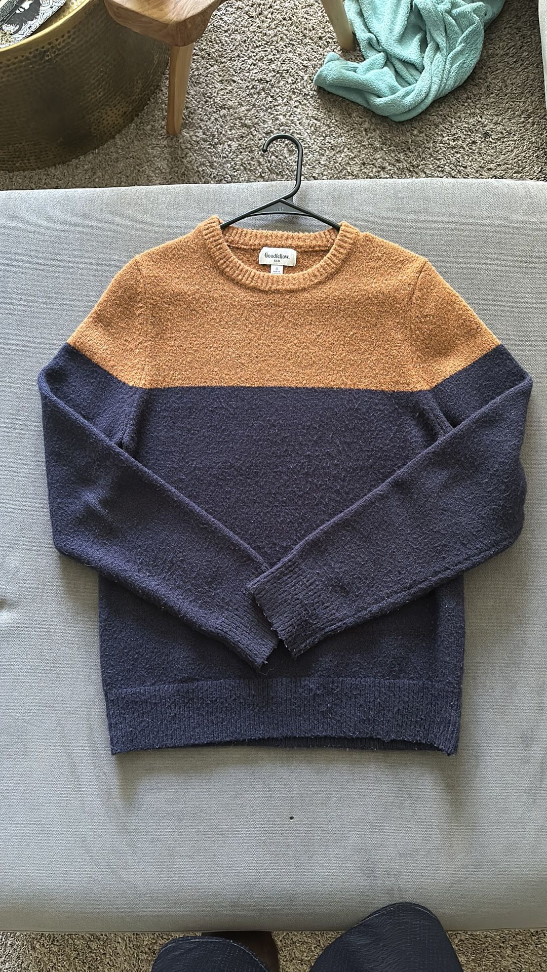 Goodfellow & Co brown and blue sweater size small.