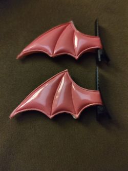 Bat hair clips