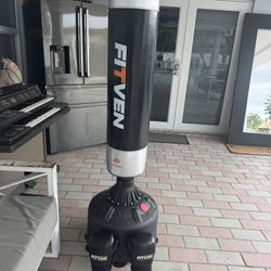 Puchimbag De Adulto Nuevo Con Sus Guantes Mide 67” Pulgadas De Alto 