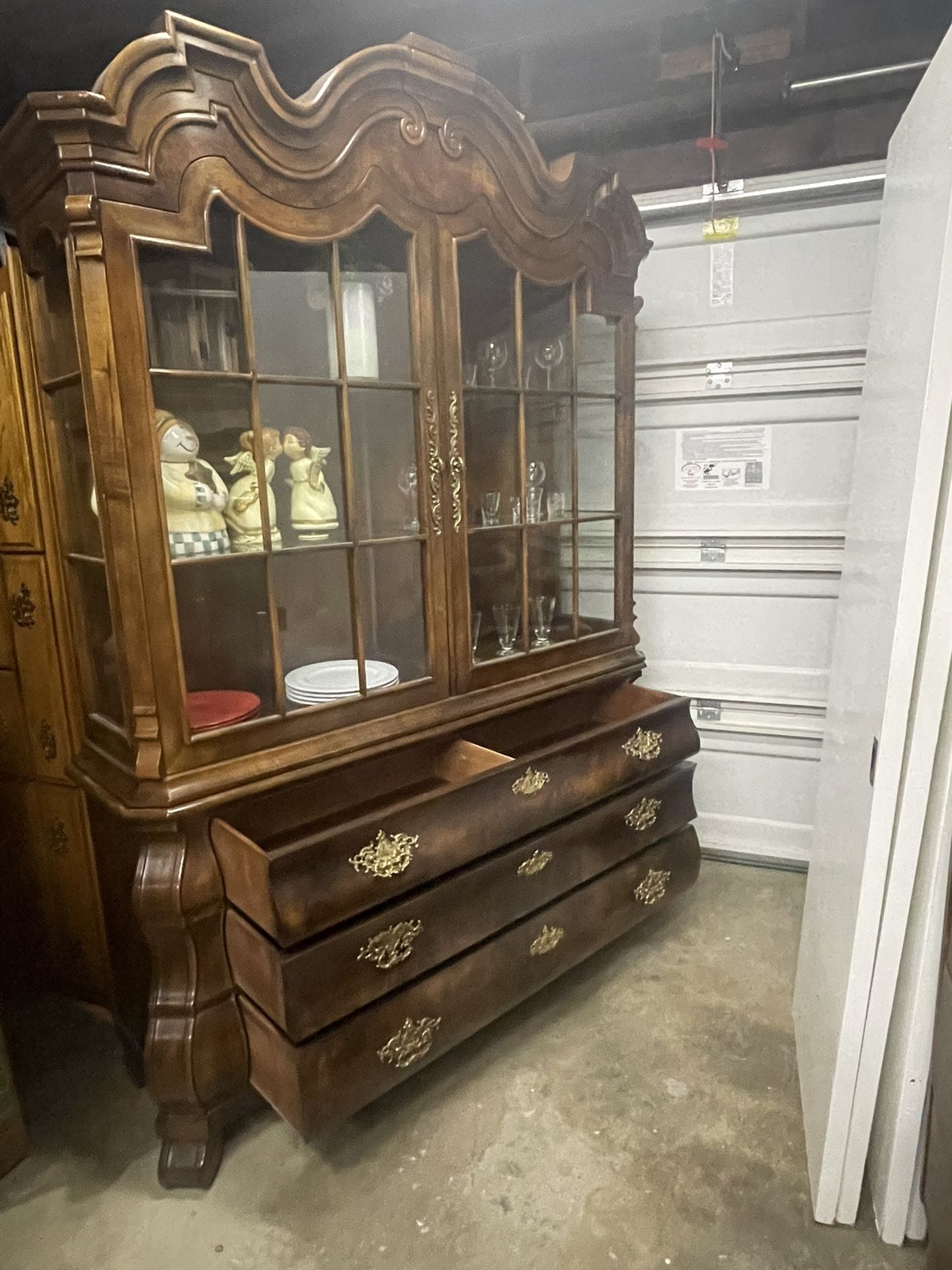 Beautiful China Cabinet Hutch