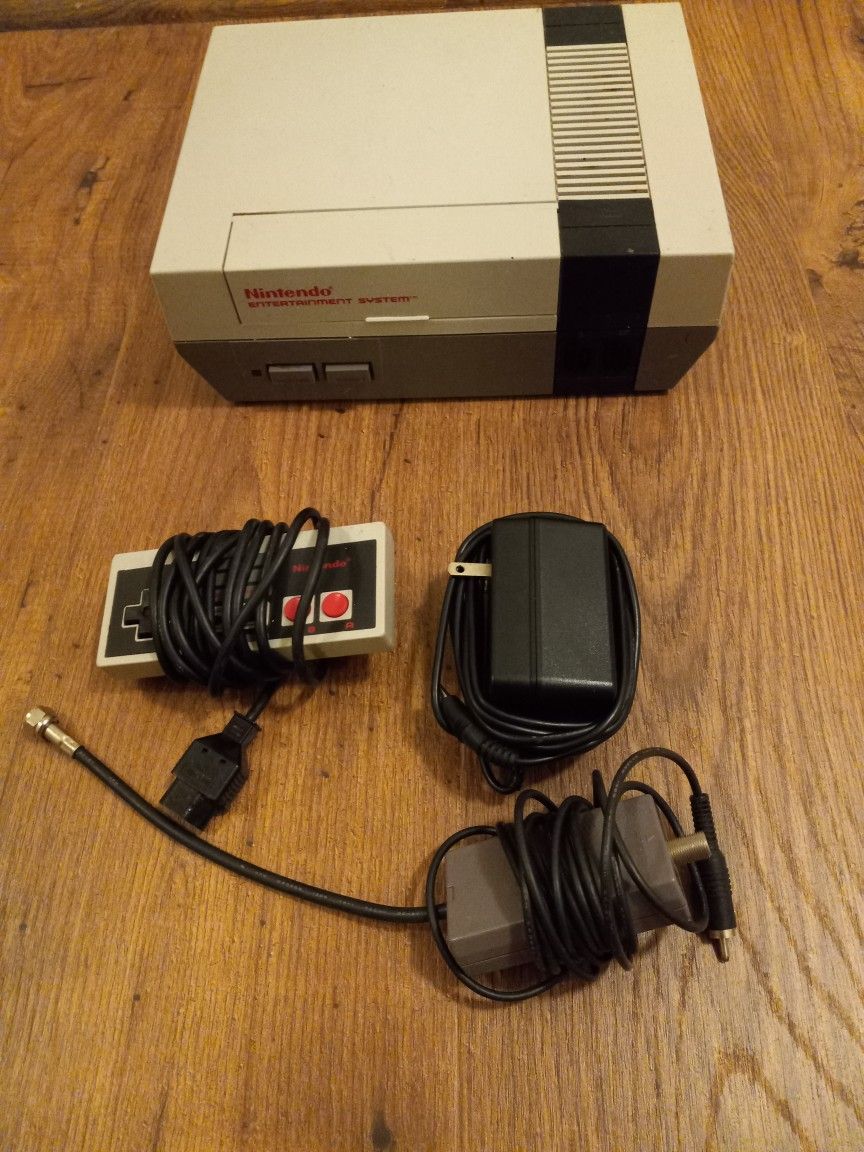 Original Nintendo NES Game Console