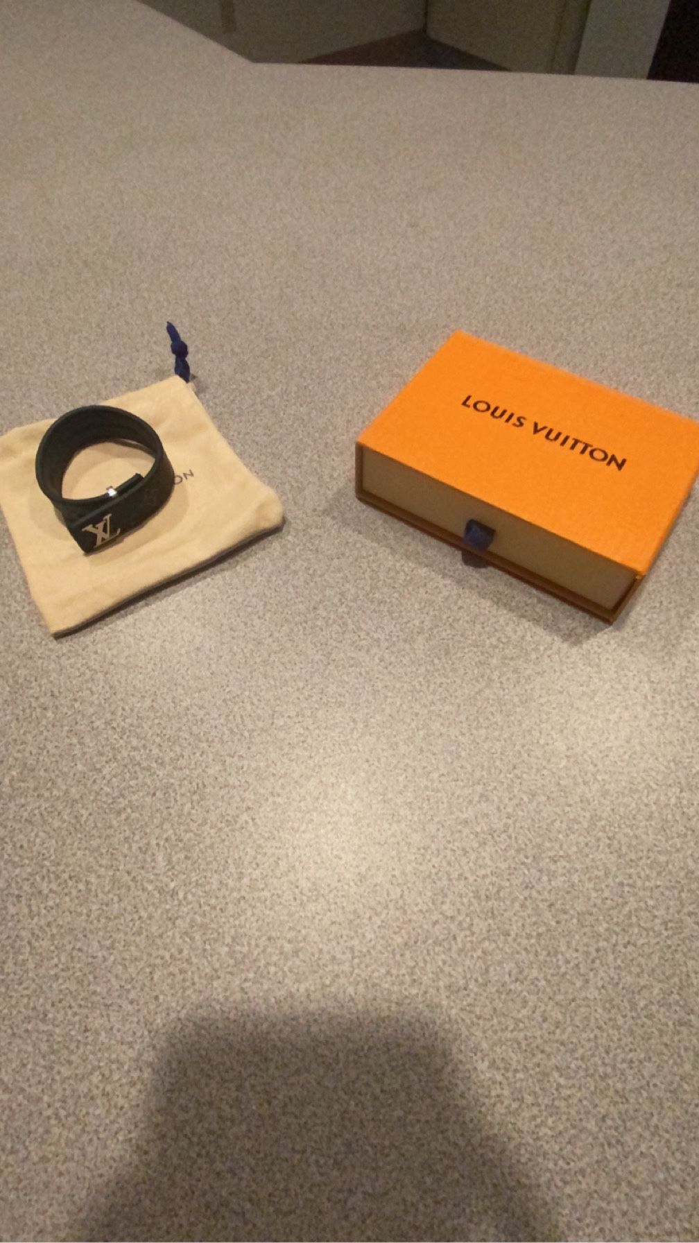 LV BRACLET