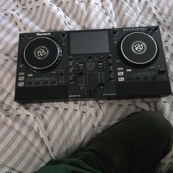 Numark Mixstream Pro+ 