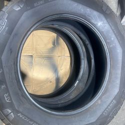 285-65-20 Pireili Pair Like New For Tesla Truck 