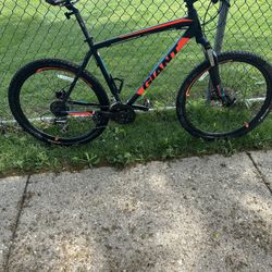 Giant Talon 3 Mountain Bike 