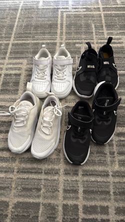 Vendo estos pares de mi nino size 12 c en buenas condition Pido $50 x todos  gracias