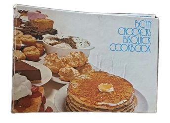 Vintage 1977 Betty Crocker's Bisquick Cookbook Seven Mini Cookbooks In One 1970s