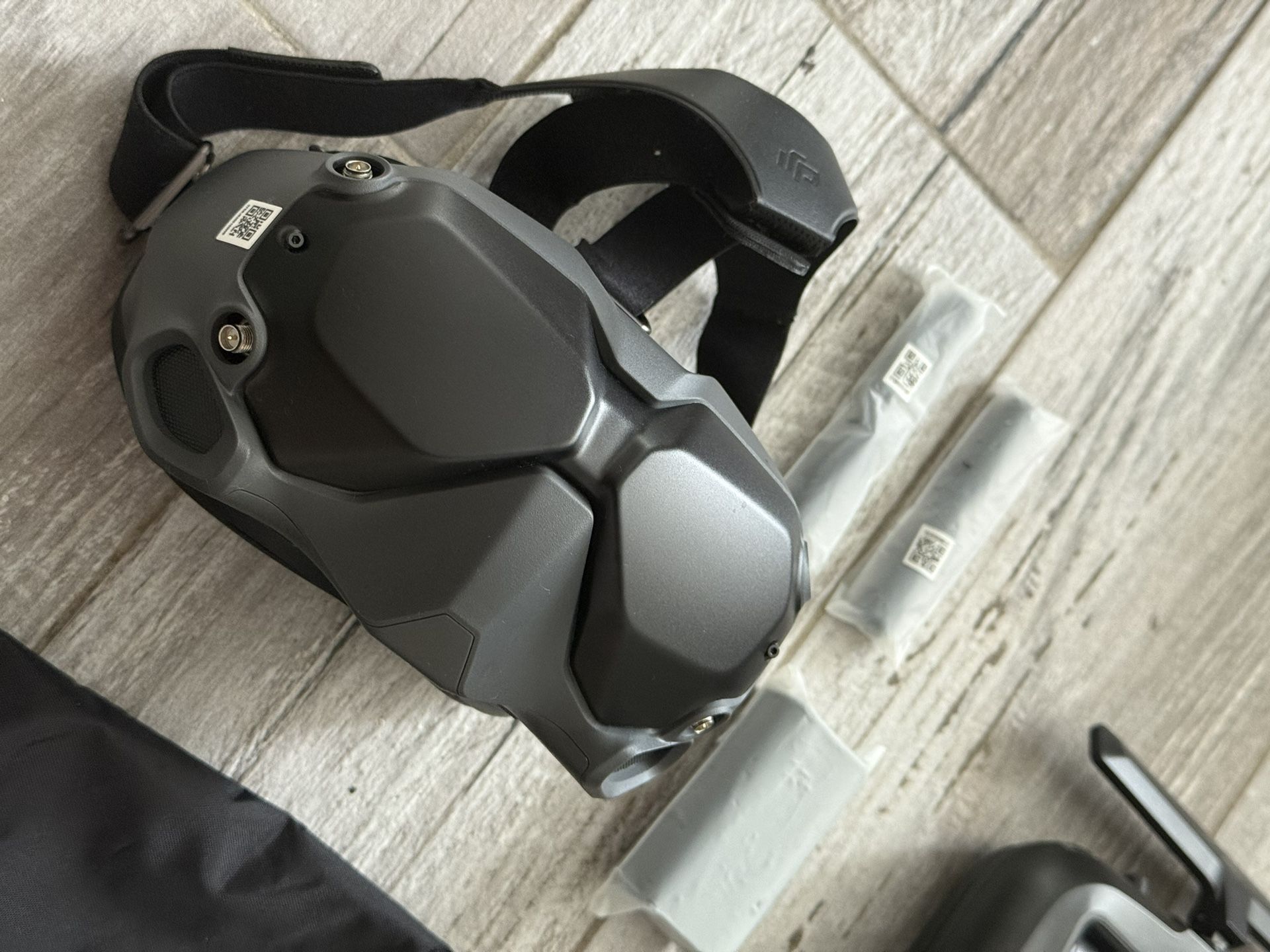 DJI FPV Goggles V2 for Drone Racing Immersive Experience, Black