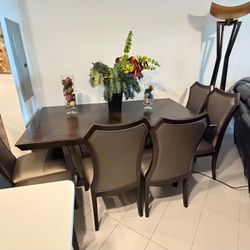 Modern Dining Table Set with 6 Chairs – Excellent Condition