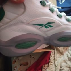 Reebok Question Philly's Size 12
