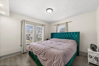 King size bed