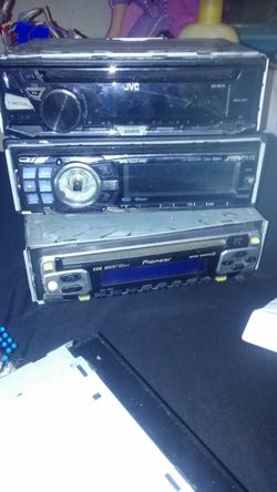 Cheap cheap 120$$ 3 radios and 1 bass amp