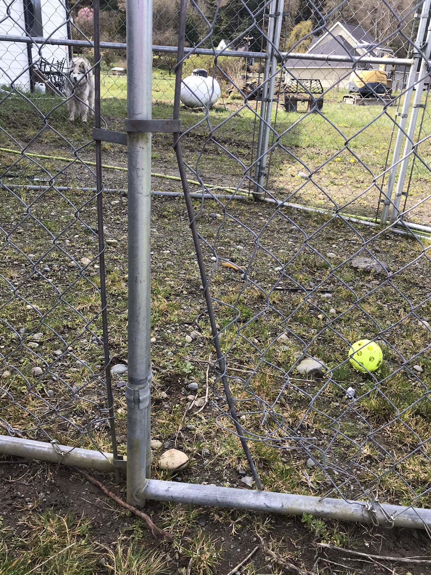 Chain link 48 ft kennel dog run 6’ high for Sale in Snohomish, WA OfferUp
