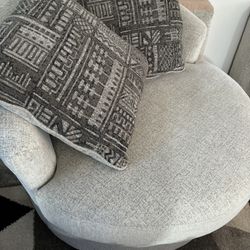 Swivel Accent Chair