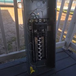 AMP WITH BRAKERS (Like New )