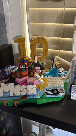 Built Messi scenery