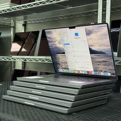 MacBook Pro 16 inch M2 Pro 16GB 512GB SSD 2023 Model with Store Warranty and Financing Available