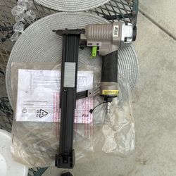 Blue Hawk Staple/nail Gun