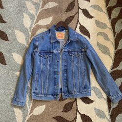 Levi’s Denim Jacket Size Medium