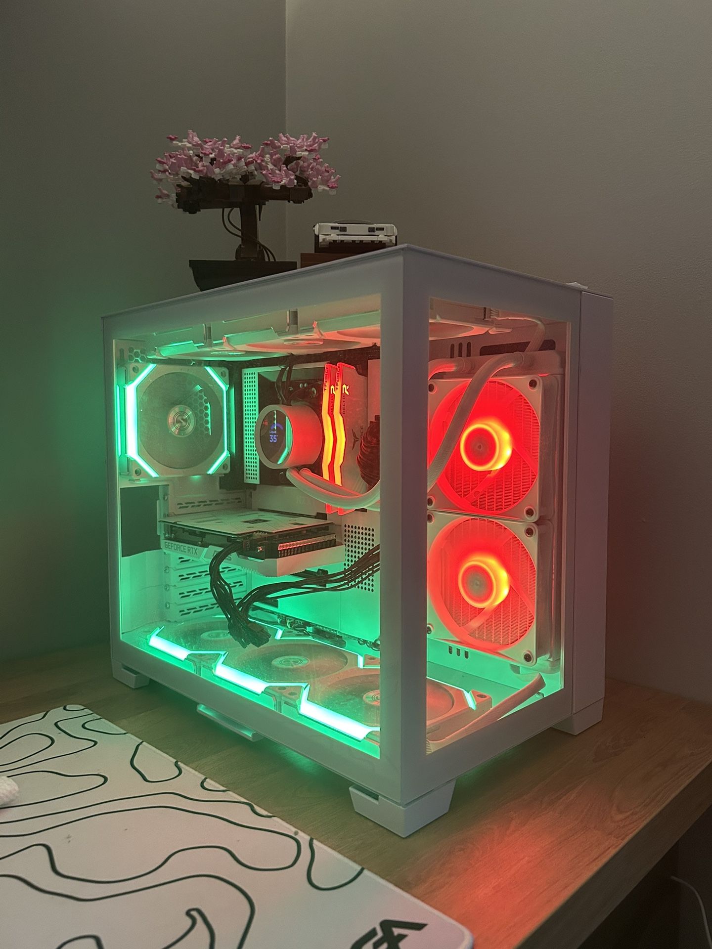 White gaming PC